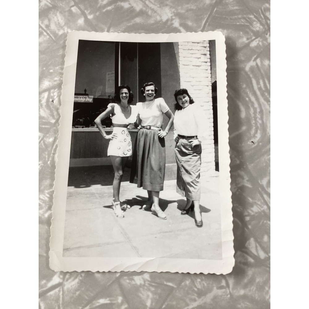 Vtg 1940s 1950s Snapshot Three Women Fashion Marian Lederer Mary Richter Photo
